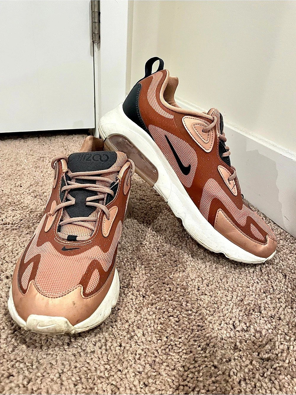 Nike Air Max 200 Holiday Sparkle Pink & Black Sneakers